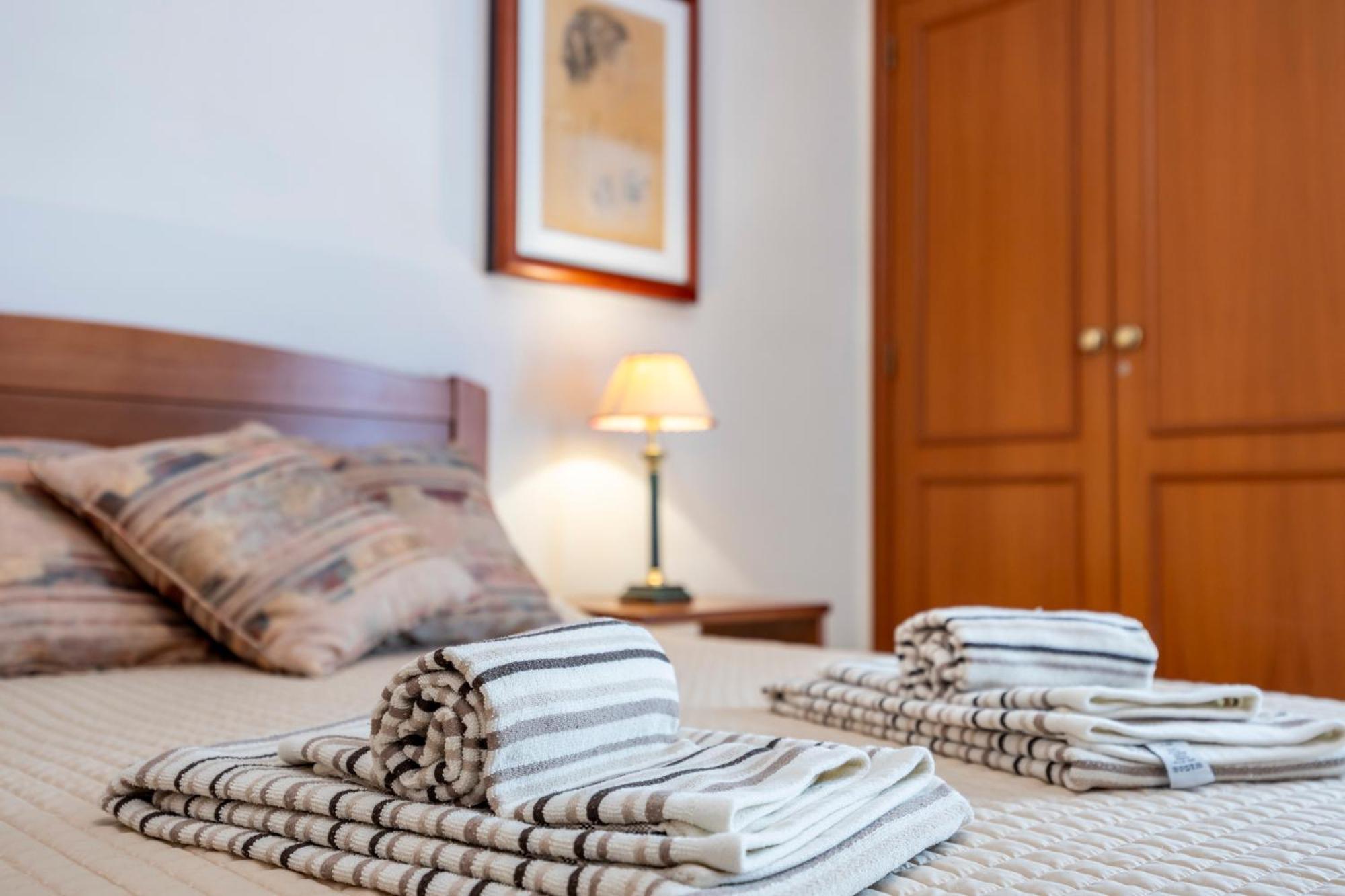 Apartamentos Mira Rio Lagos Buitenkant foto